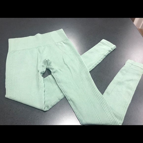 Gymshark Power Down leggings - Picture 4 of 5